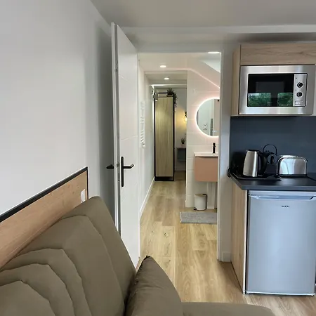 Les Du Chemins Hotel apartamentowy 3*